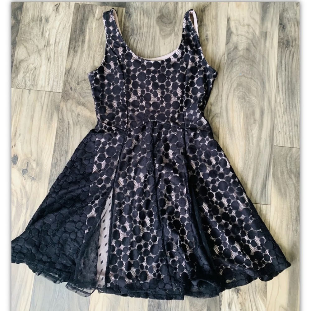 Disney Minnie Rocks the Dots Med Dress Black Lace - Picture 1 of 6